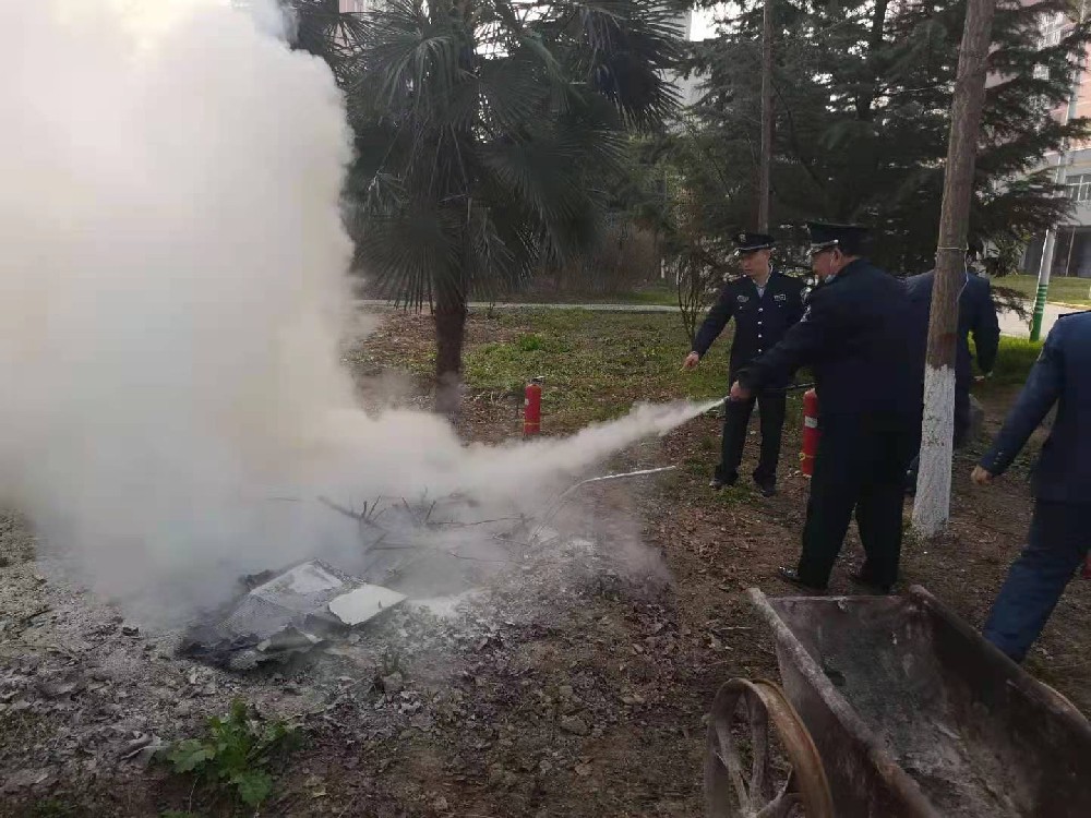 消控室值班员：身兼数职的