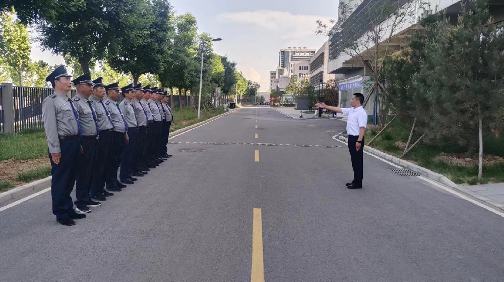 学校保安门卫与进出管理‌