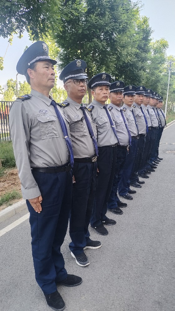 保安普遍“高龄化”问题：“年轻的保安员都去哪