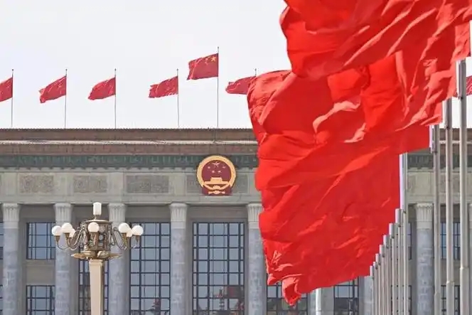 国庆期间保安人员的坚守与贡献：保障社会治安的中坚力量
