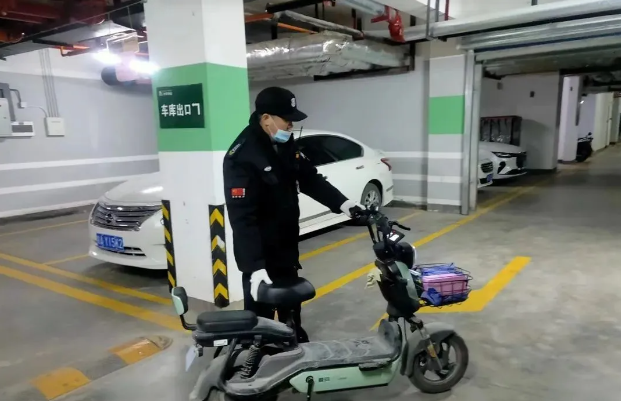 咸阳保安夜间巡逻注意事项