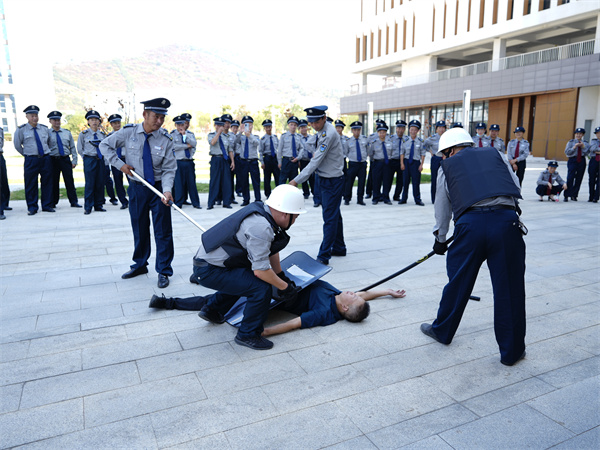 保安员在同犯罪嫌疑人周旋要具备良好的心理素